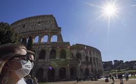 دانشجویان پزشکی ایتالیا به کادر مبارزه با کرونا ملحق می‌شوند