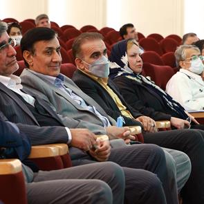 نشست روسای انجمن های علمی تخصصی در سالن همایشهای هتل قلب بیمارستان شهید رجایی