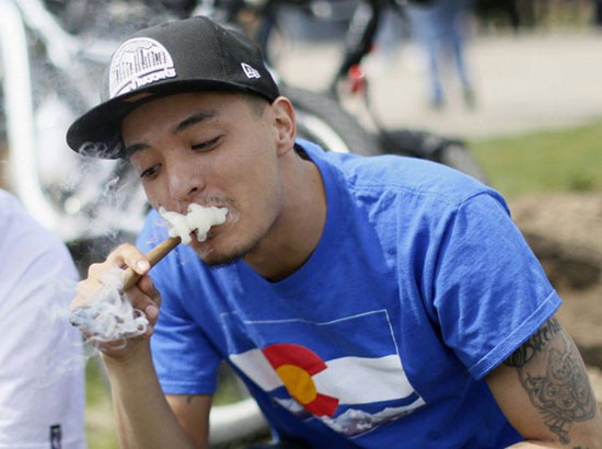 خرید و فروش و مصرف ماری‌جوانا در ایلینوی آمریکا آزاد اعلام شد