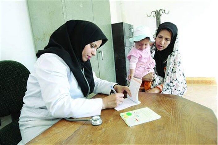 پرداخت علی الحساب ۸۰ درصد حقوق پزشکان و ماماهای روستایی