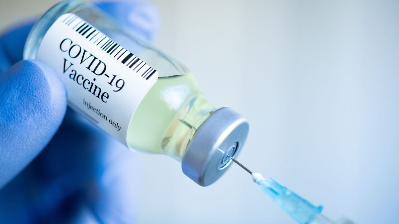 اطلاع‌رسانی واکسن کرونا با ارسال پیامک به سرپرست خانوار/پرونده الکترونیک سلامت خود را کامل کنید