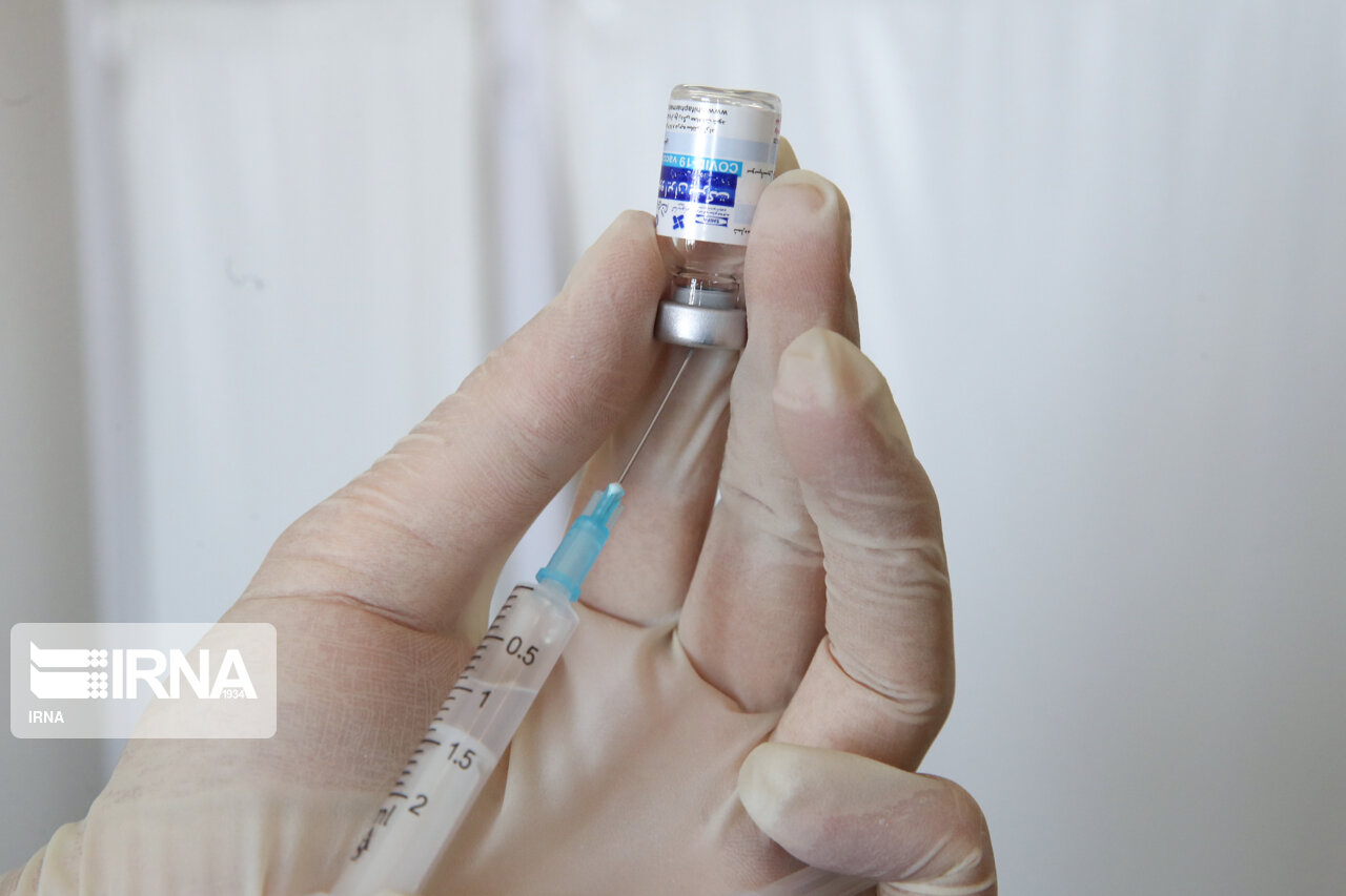  آغاز تزریق دز سوم واکسن به افراد بالای ۱۸ سال