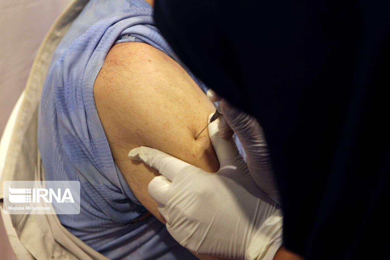 توضیح وزارت بهداشت درباره مشکلات پزشکان در دریافت کارت واکسن کرونا