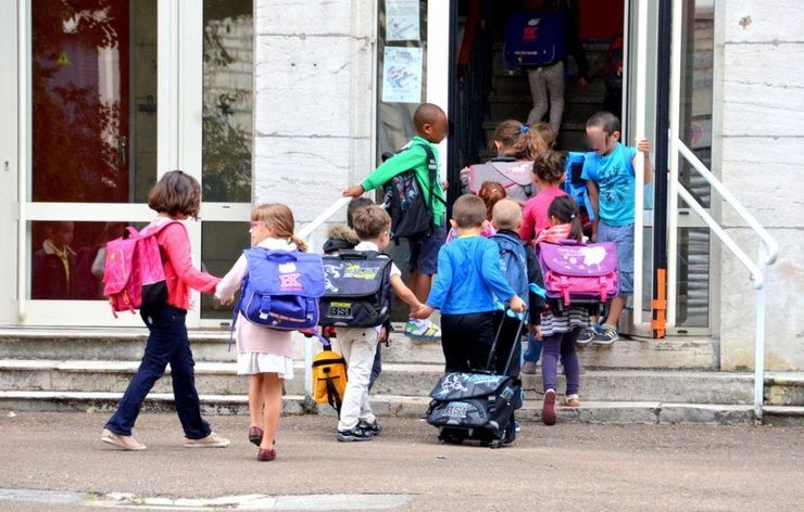 هشدار کارشناسان آمریکایی نسبت به بازگشایی زودهنگام مدارس