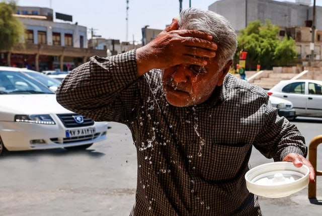  سخنگوی سازمان مدیریت بحران کشور، از آماده باش مدیریت بحران کشور برای موج گرما در برخی از مناطق کشور خبر داد