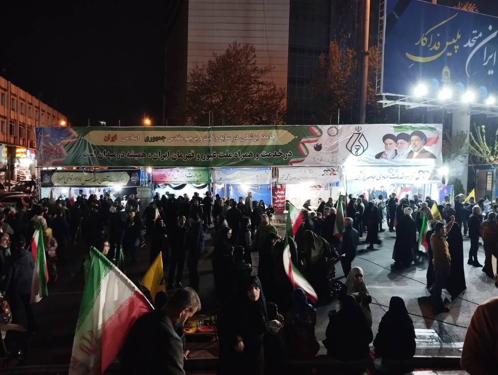 تداوم خدمت‌رسانی؛ بیست‌وهفتمین شب حضور فعال سازمان نظام پزشکی در گروه جهادی جامعه پزشکی، ضلع جنوب‌غربی میدان ونک